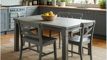 Ремонт стола. Приклеиваем новую кромку.