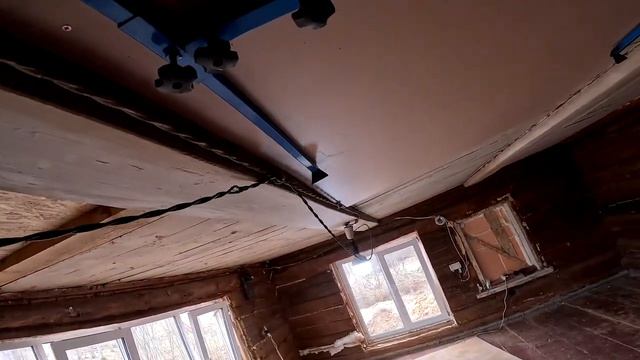 Купил заброшенный дом в деревне ! Потолок обшил ! Стало лучше! №30