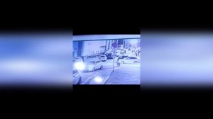 В центре Красноярска 16-летний мотоциклист на скорости влетел в автомобиль