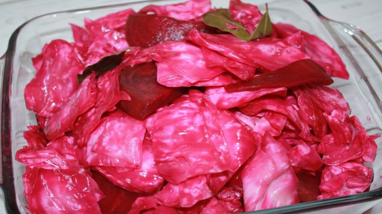 Квашеная Капуста со свеклой. Капуста Пелюстка