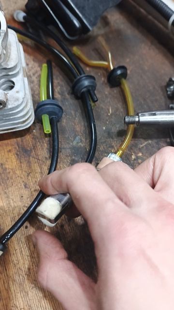 Почему дешёвая бензокоса быстро умирает