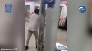 Трагедия на железной дороге: поезд врезался в электричку в Индонезии