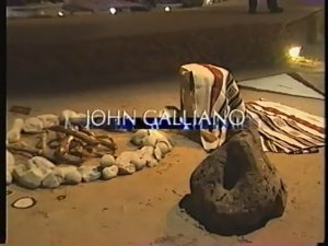 Показ женской коллекции  John Galliano осень-зима 1996-1997