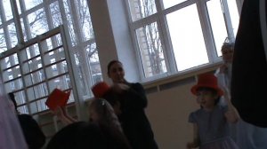 313)п ЁЛКА В ШКОЛЕ 3В