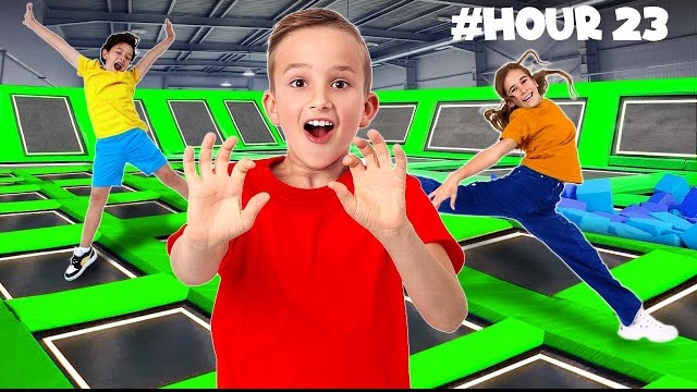 Сегодня день рождения Влада! И он отмечает этот день со своими друзьями в батутном парке!!!