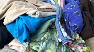 Вяжу коврик из хлама! Соседи в шоке, я в восторге (Крючок + старая одежда)