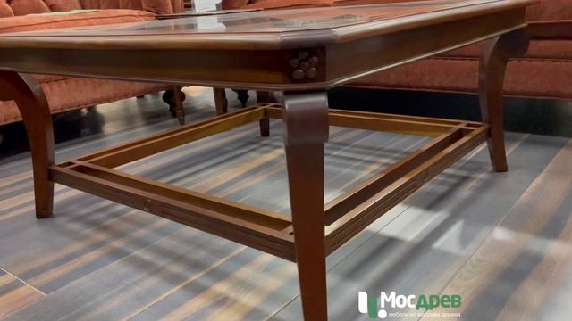 Стол журнальный со стеклом МИГ627 из красного дерева от фабрики Satin Furniture Индонезия