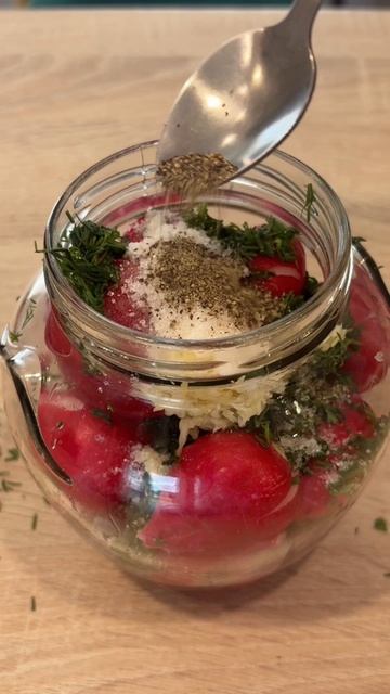 Маринованная Битая редиска . Хрустящая, пикантная и улетает быстрее, чем готовится!