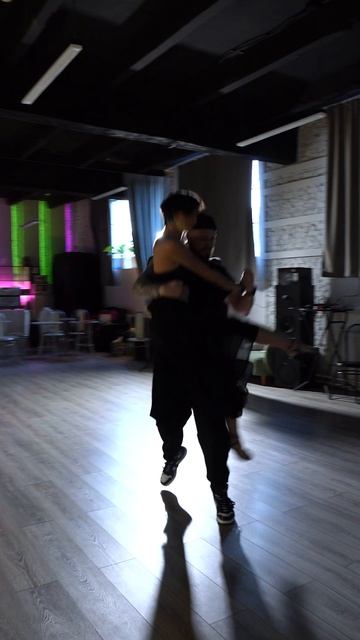 Street Tango. Павел Собирай и Сабрина Амучастеги.