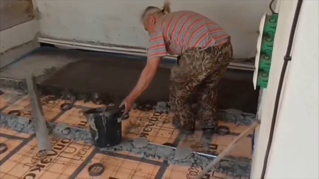 Делаю стяжку. Копаю ямы