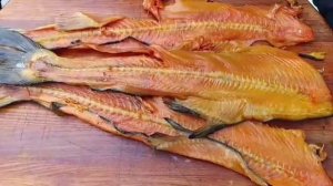 Хребты лосося холодного копчения слабой соли