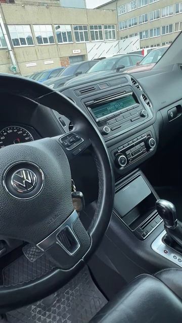 Volkswagen Tiguan 5 дв. Sport&Style 2.0 AT 2011г