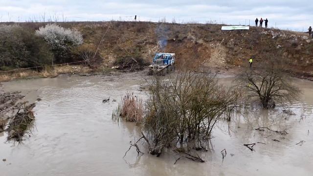 Внедорожные монстры: гонки по бездорожью на полноприводных машинах 6×6 #5