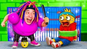 СБЕГАЮ ОТ КИТАЙКИ ОХРАННИКА В ТЮРЬМЕ в Roblox!