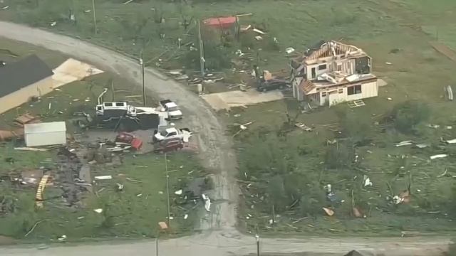 Как минимум несколько человек погибли в результате торнадо на севере штата Техас в США