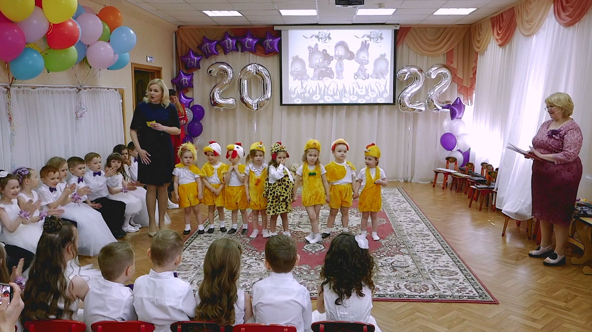 Малыши научат вас как посорится и сразу помирится, а вы умеете так?)