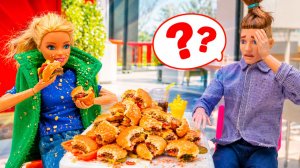 Кен позвал Барби на ужин и увидел её секрет 🍔😮