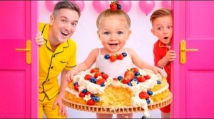 Ева и Ники играют с сюрпризами и получают огромное удовольствие!