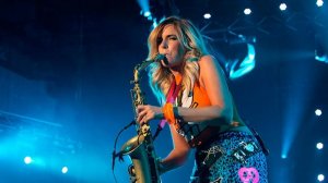Блеск золотой в свете рамп и огней...
