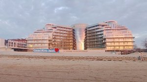 Гранд Отель Анапа (Grand Hotel Anapa), расположенный прямо на берегу моря.