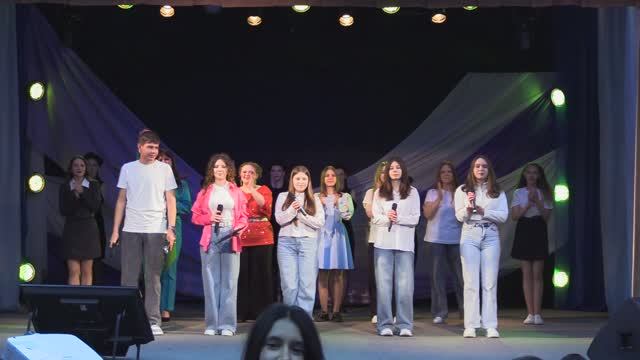 Время молодых (концертно-развлекательная программа для молодёжи)