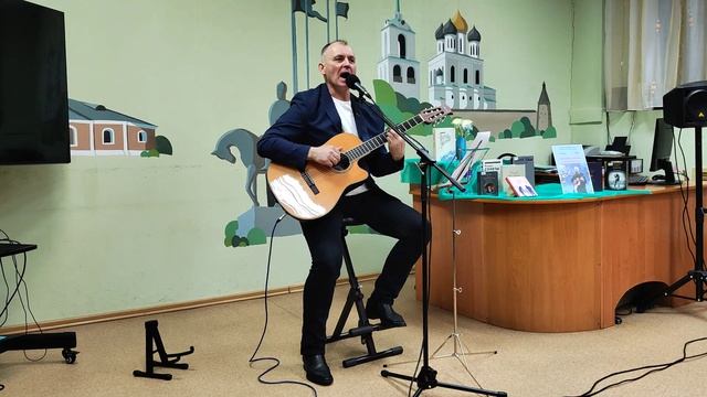 18) Концерт "Хорошее настроение" (ст. М. Пляцковского, муз. В. Шаинского "Хмурится не надо, лада").