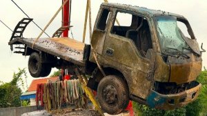 Восстановление грузовика Hyundai, который упал в реку и долго там лежал