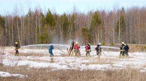 К жаркому лету готовы - специалисты Авиалесоохраны Югры и МЧС отработали тушение тайги