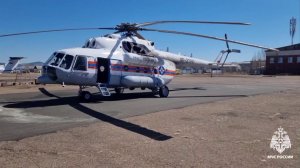 Вертолет МЧС направили к месту схода лавины на руднике в Бурятии: видео.