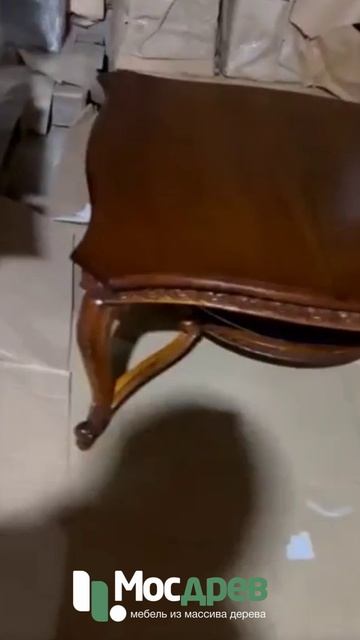 Стол журнальный с зеркальной полкой МИГ666 из красного дерева от фабрики Satin Furniture (Индонезия)