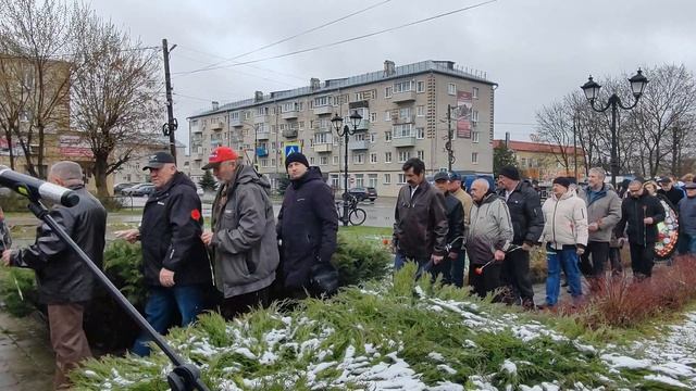 Сотрудники полиции и общественники приняли участие в памятных мероприятиях