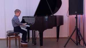 Исаенков Юрий. И. С. Бах. Менуэт ре минор