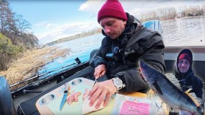 Ночуем в лодке на Иваньковском: охота за рыбой перед запретом.