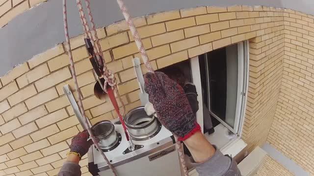 Монтаж ПВУ вентиляционной системы промышленным альпинистом