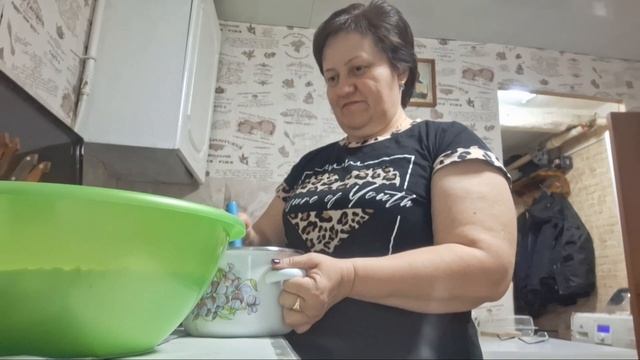 Пеку пироги готовлю сардельки