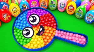 Сделай сам, готовя красочную ванночку для леденцов на палочке, распаковывая яйца Mystery Paw Patrol