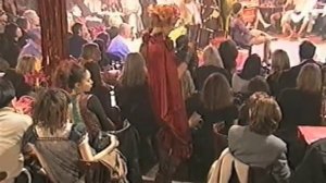 Показ женской коллекции John Galliano осень-зима 1998-1999. Часть 2.