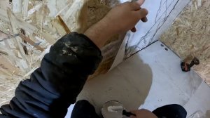 Купил заброшенный дом в деревне ! Обклеил санузел мрамором ! №29