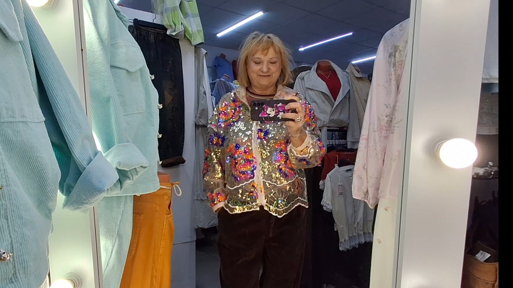 Поездка в город по делам и снова любимый магазин...Примерки...