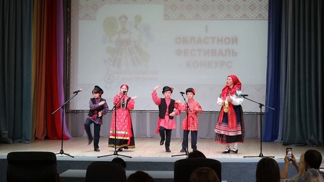МБУДО ЦДО «Реальная школа», квартет фольклорного ансамбля «Капуста».