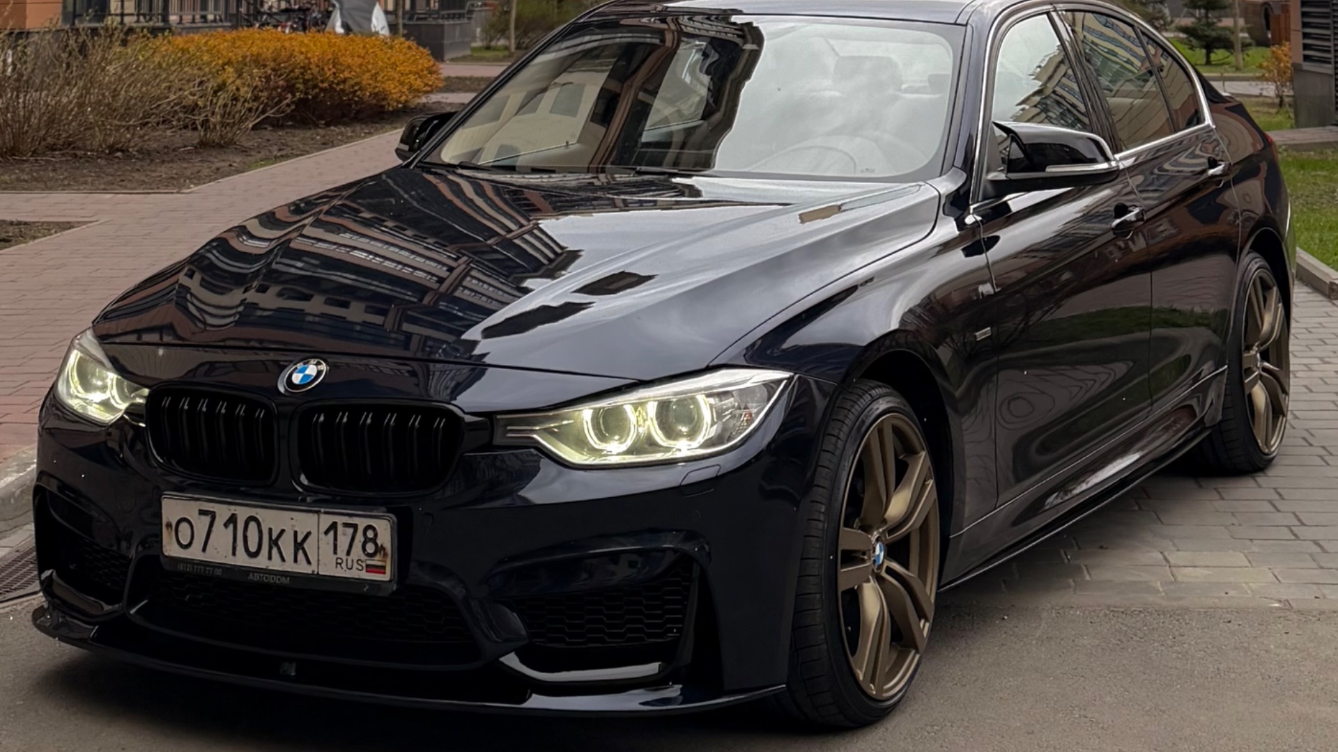 BMW F30