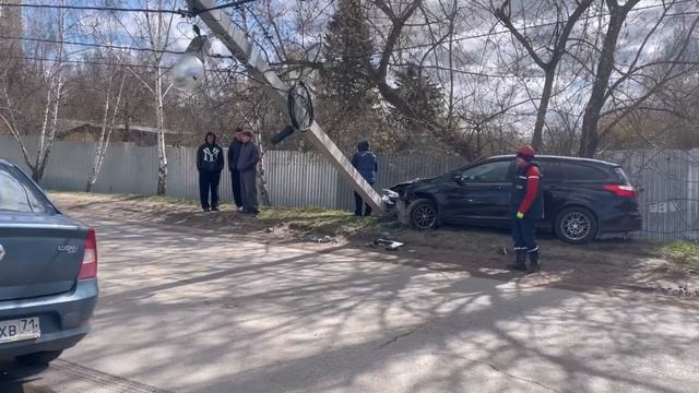 Т358ТУ 71авария со столбом на Калинина