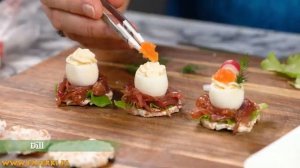 Корзиночки с яйцами для весеннего бранча с хрустящими перепелиными яйцами и пасхальными закусками