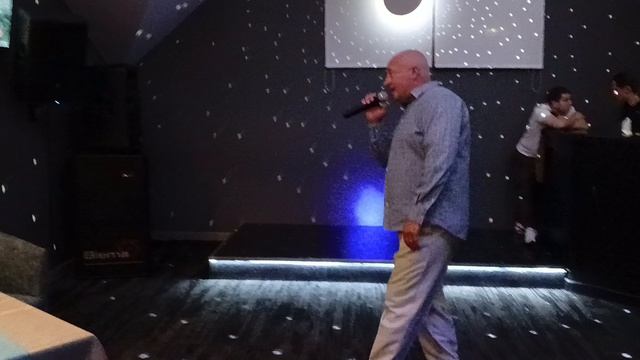 Пою в караоке - Ресторан Петровские паруса. 355