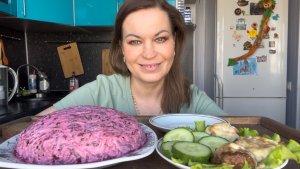 МУКБАНГ САЛАТ СЕЛЕДКА ПОД ШУБОЙ/ГРИБЫ ФАРШИРОВАННЫЕ/MUKBANG ЕДА ОБЖОР