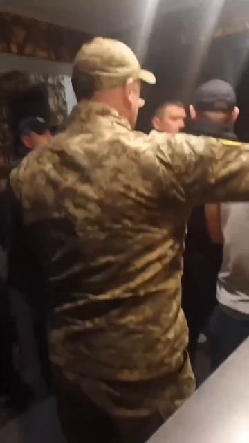 Диалог украинца и карателей Зеленского.