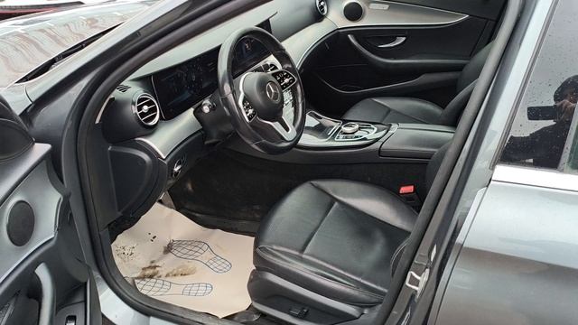 Mercedes-Benz E-class AWD смотреть онлайн