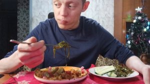 Мукбанг// Разноцветные Макароны С Мясом И Овощами Морская Капуста И Огурчик