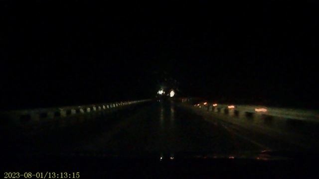 Ночная дорога под бодрящую музыку