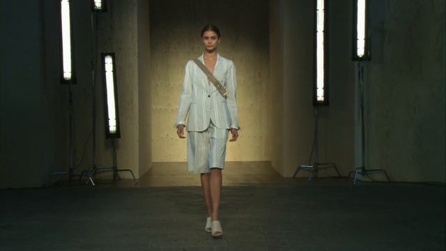 Показ женской коллекции Paul Smith весна-лето 2015